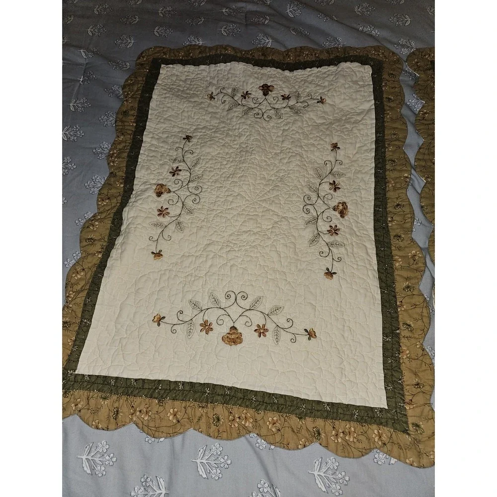 embroidered center medallion quilt  With  a decorative floral and Vines 2 Shams